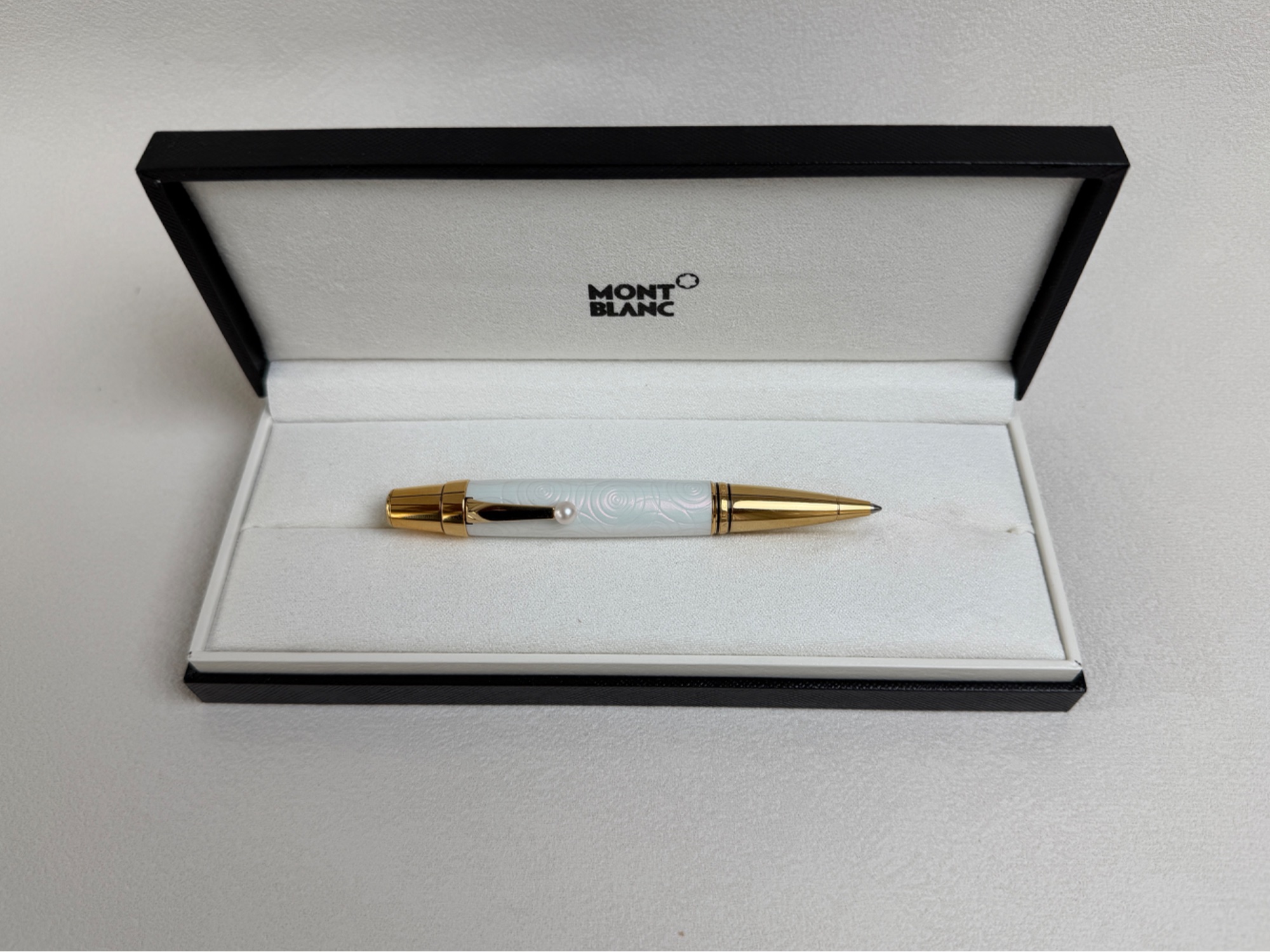 Montblanc Boheme Akoya Pearl Resin Lacquer Ballpoint Pen