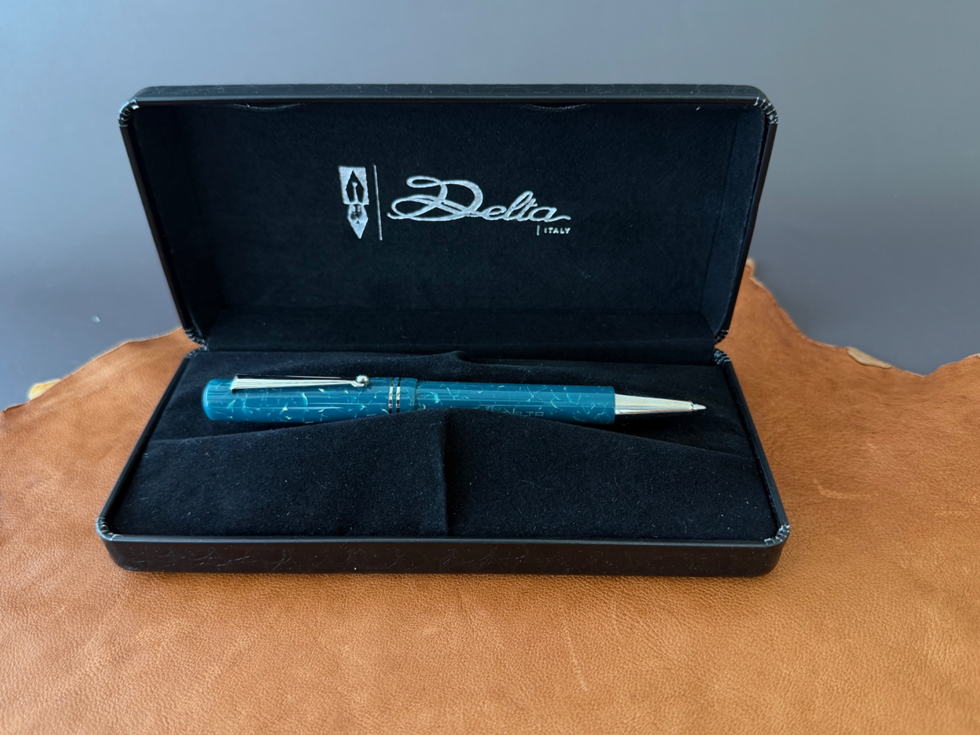 Delta Europa Collection Ballpoint Pen Green and White Body