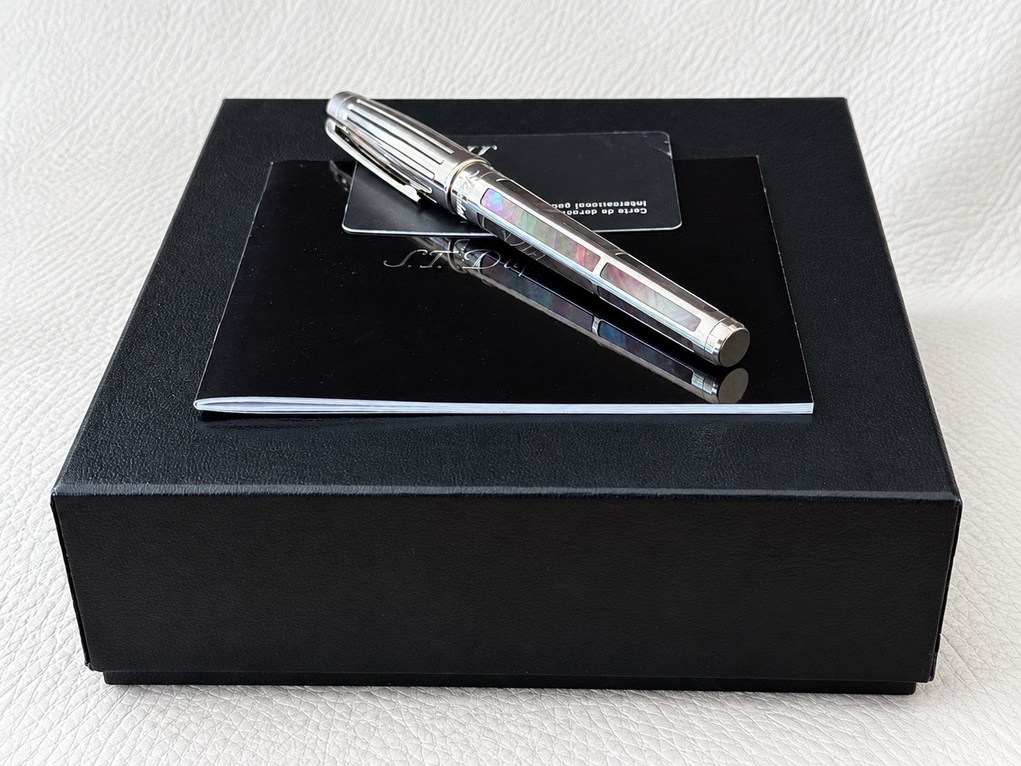 S.T. Dupont Olympio Nacre Noire Fountain Pen 18K Medium Nib | Paris | New