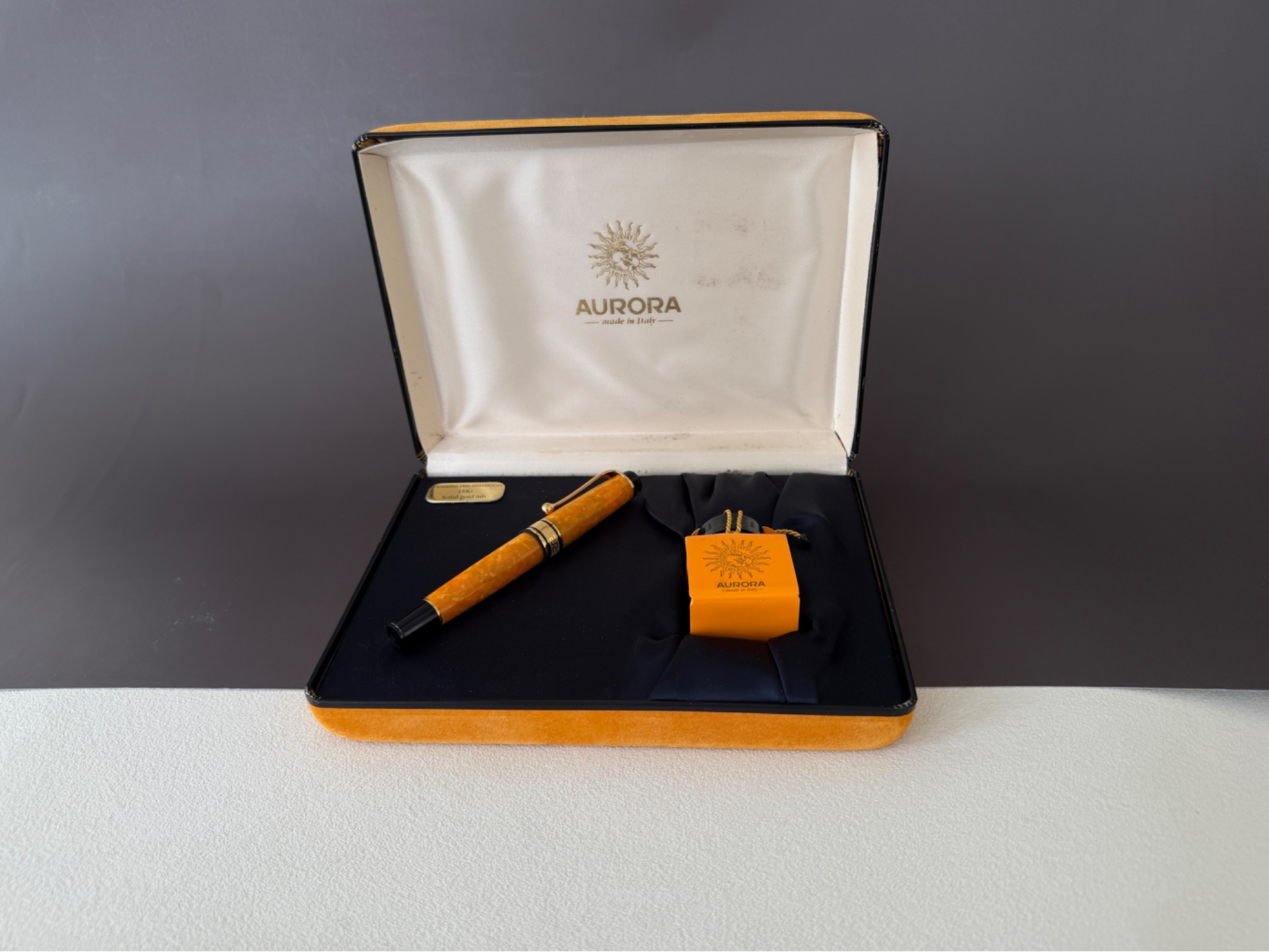 Aurora Optima Limited Edition Fountain Pen Set 18K Gold Nib