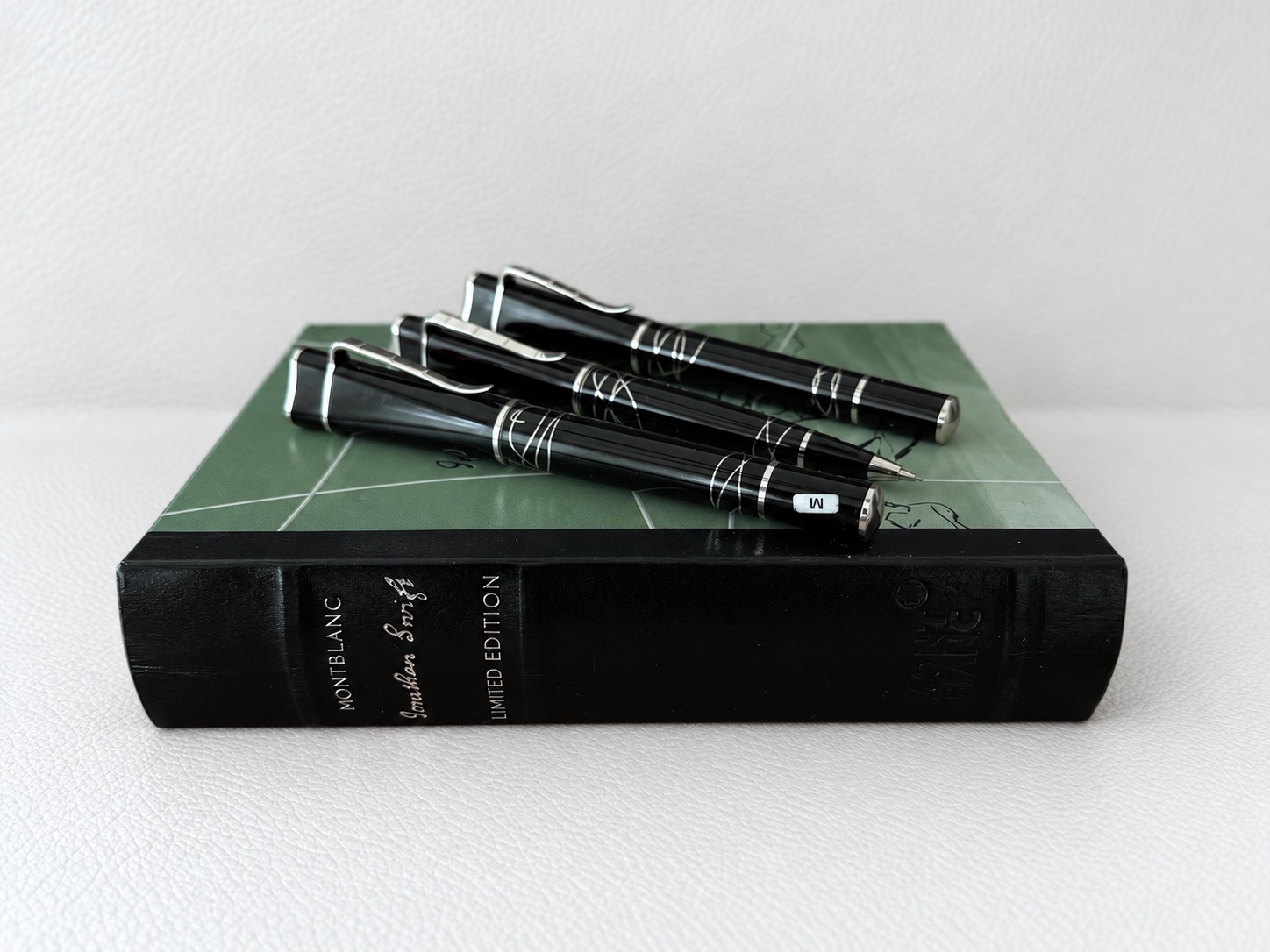 Montblanc Jonathan Swift Writers Edition 3-Pen Set fountain pen, Rollerball and Pencil