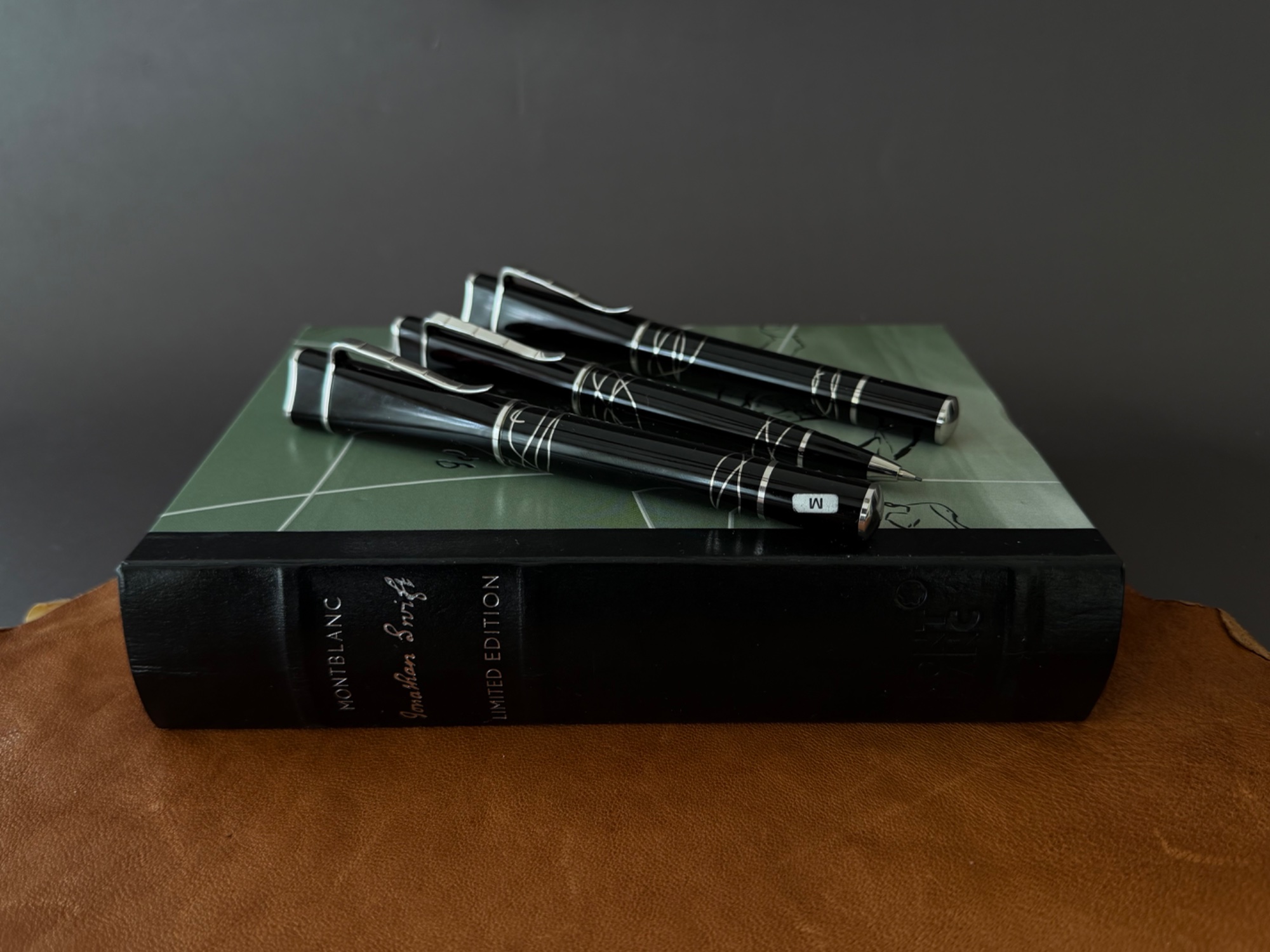 Montblanc Jonathan Swift Writers Edition 3-Pen Set fountain pen, Rollerball and Pencil