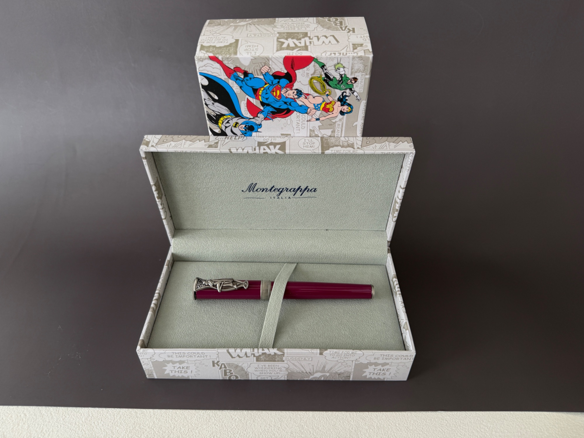 Montegrappa DC Comics Cat Woman Fountain Pen Fine Steel Nib