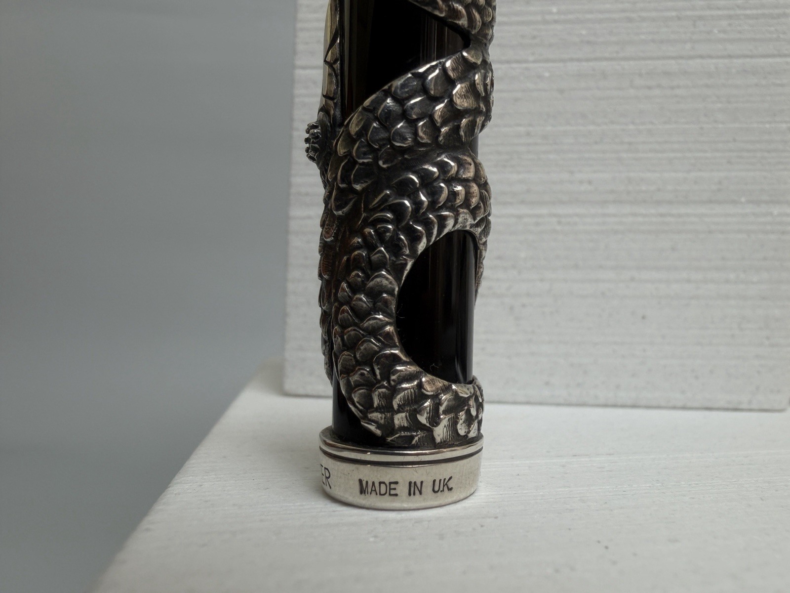 Parker Snake Limited Edition Fountain Pen Sterling Silver 18K Gold M Nib - Image 5