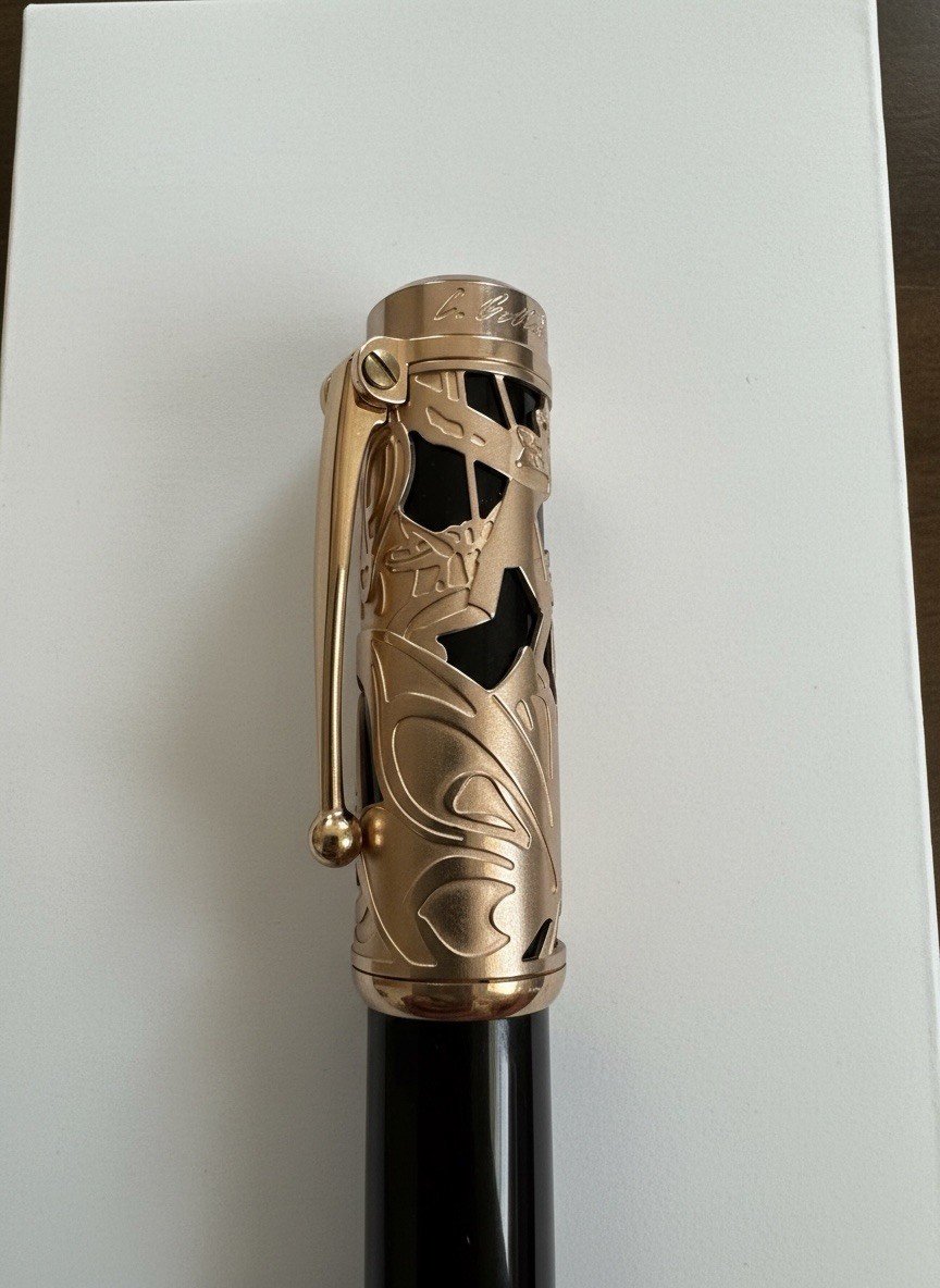 Vintage Bossert and Erhard Basketweave Amber Ice Fountain Pen 18K Gold M Nib - Image 3