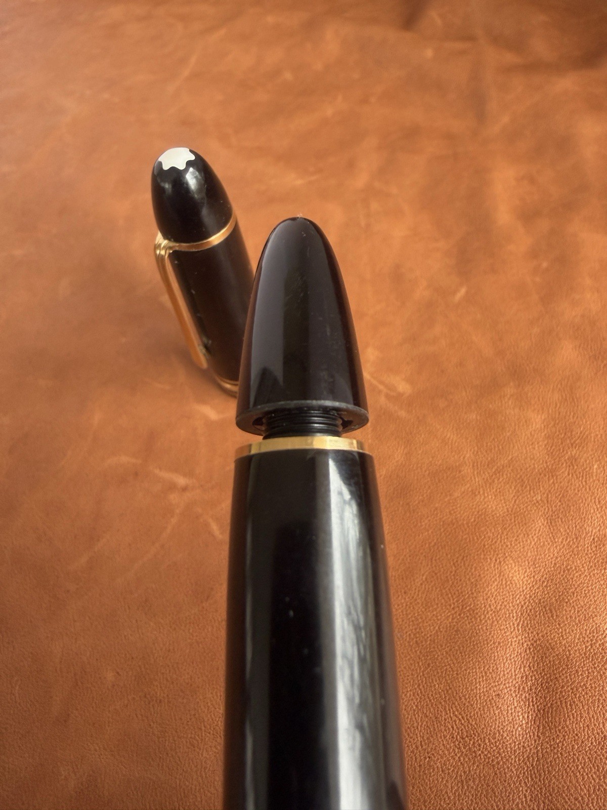 Montblanc Meisterstuck 149 Fountain Pen 18C Gold Broad Nib - Image 12