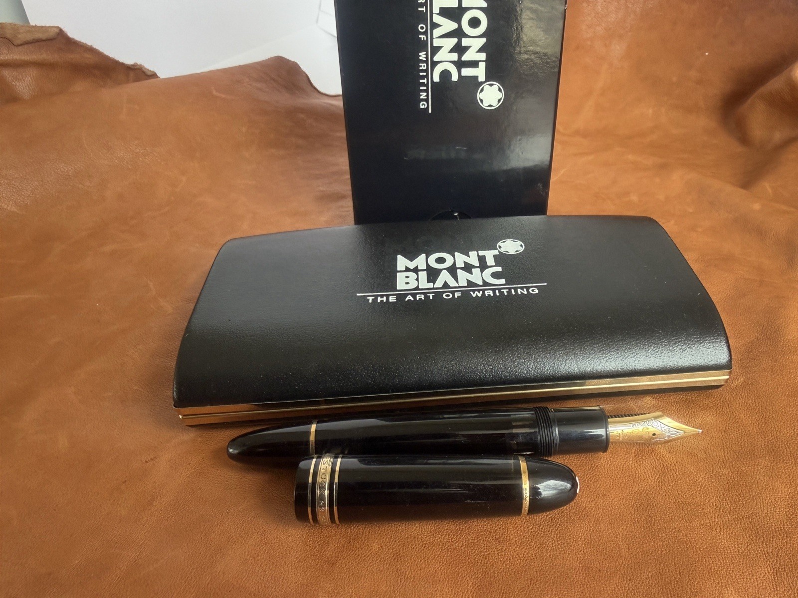 Montblanc Meisterstuck 149 Fountain Pen 18C Gold Broad Nib - Image 5