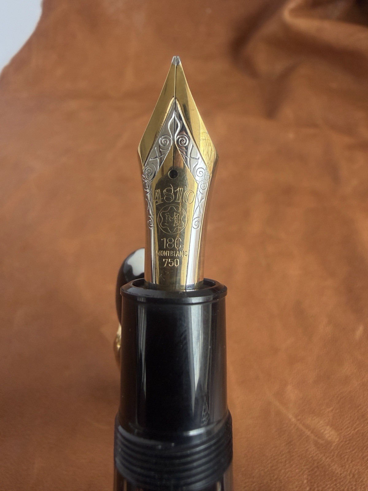 Montblanc Meisterstuck 149 Fountain Pen 18C Gold Broad Nib - Image 7