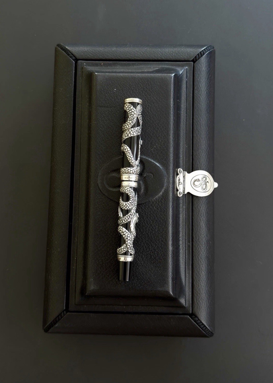 Parker Snake Limited Edition Fountain Pen Sterling Silver 18K Gold M Nib - Image 2
