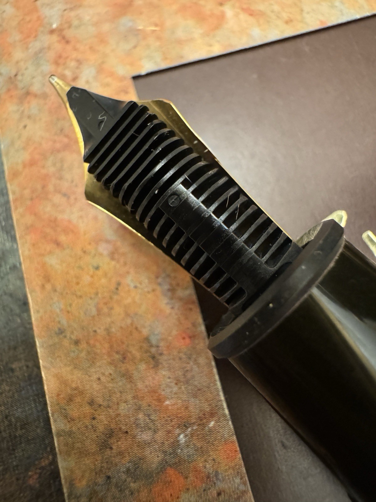 Montblanc Ernest Hemingway Writers Edition Fountain Pen B 18K Gold Nib - Image 4