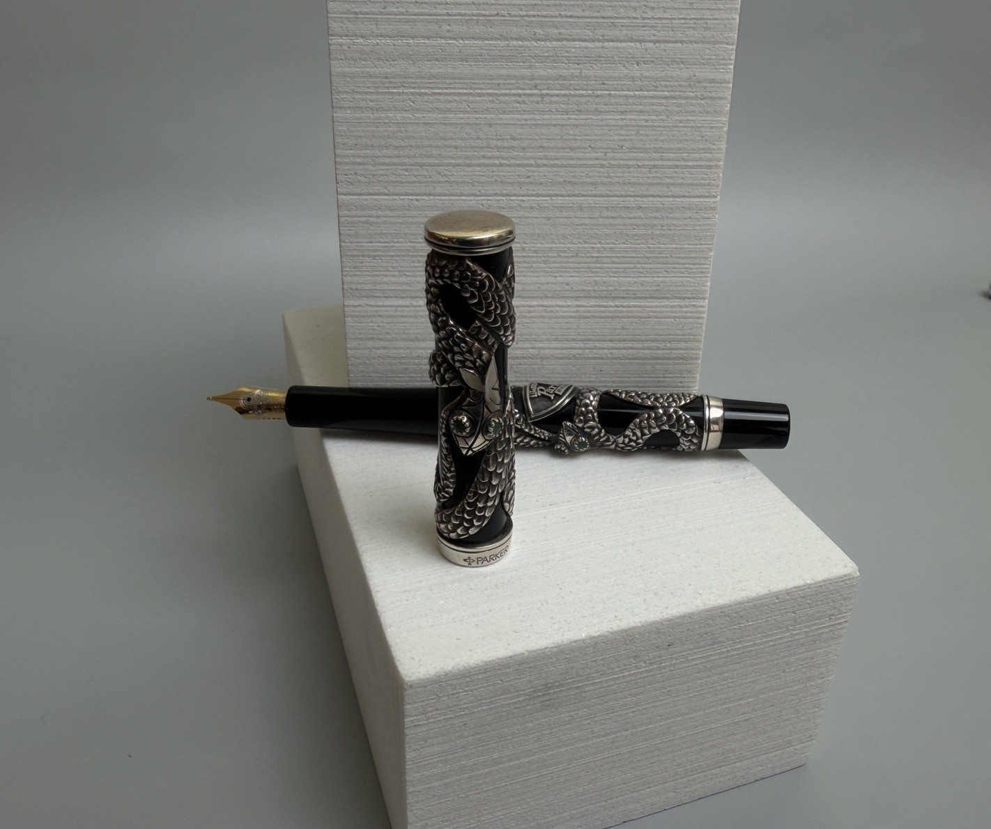 Parker Snake Limited Edition Fountain Pen Sterling Silver 18K Gold M Nib - Image 3