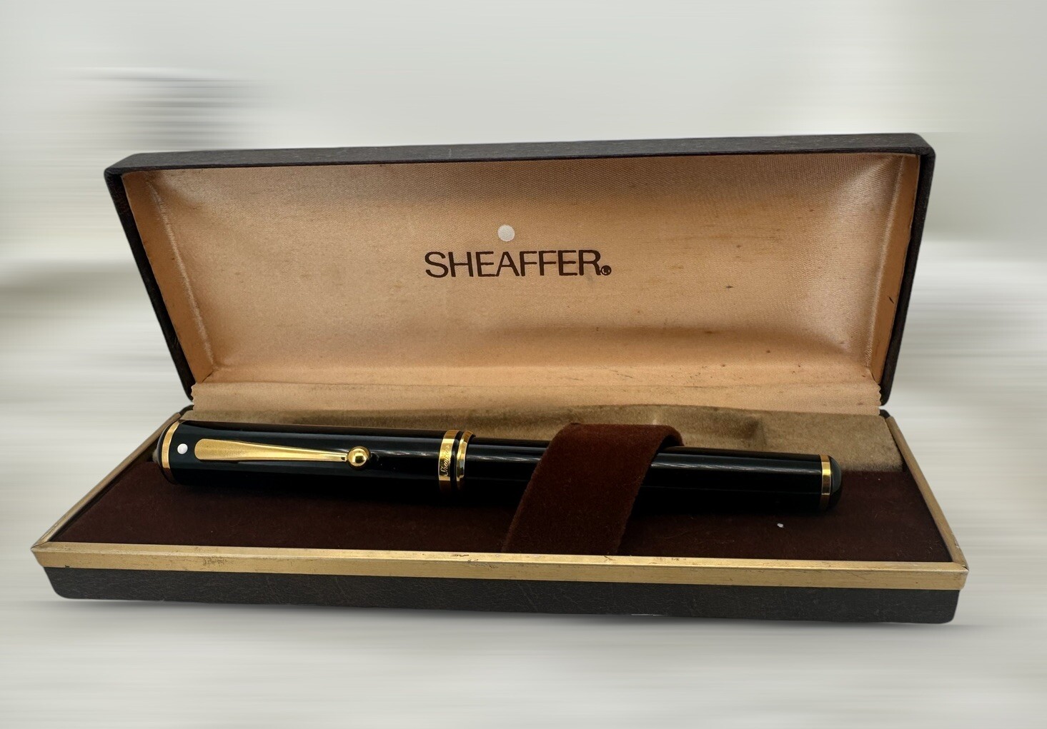 Sheaffer Grand Connoisseur 18K Gold Nib Fountain Pen