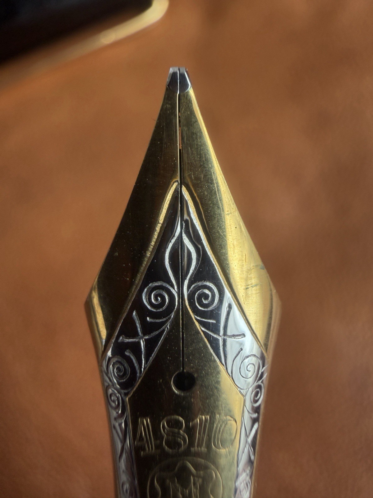 Montblanc Meisterstuck 149 Fountain Pen 18C Gold Broad Nib - Image 11