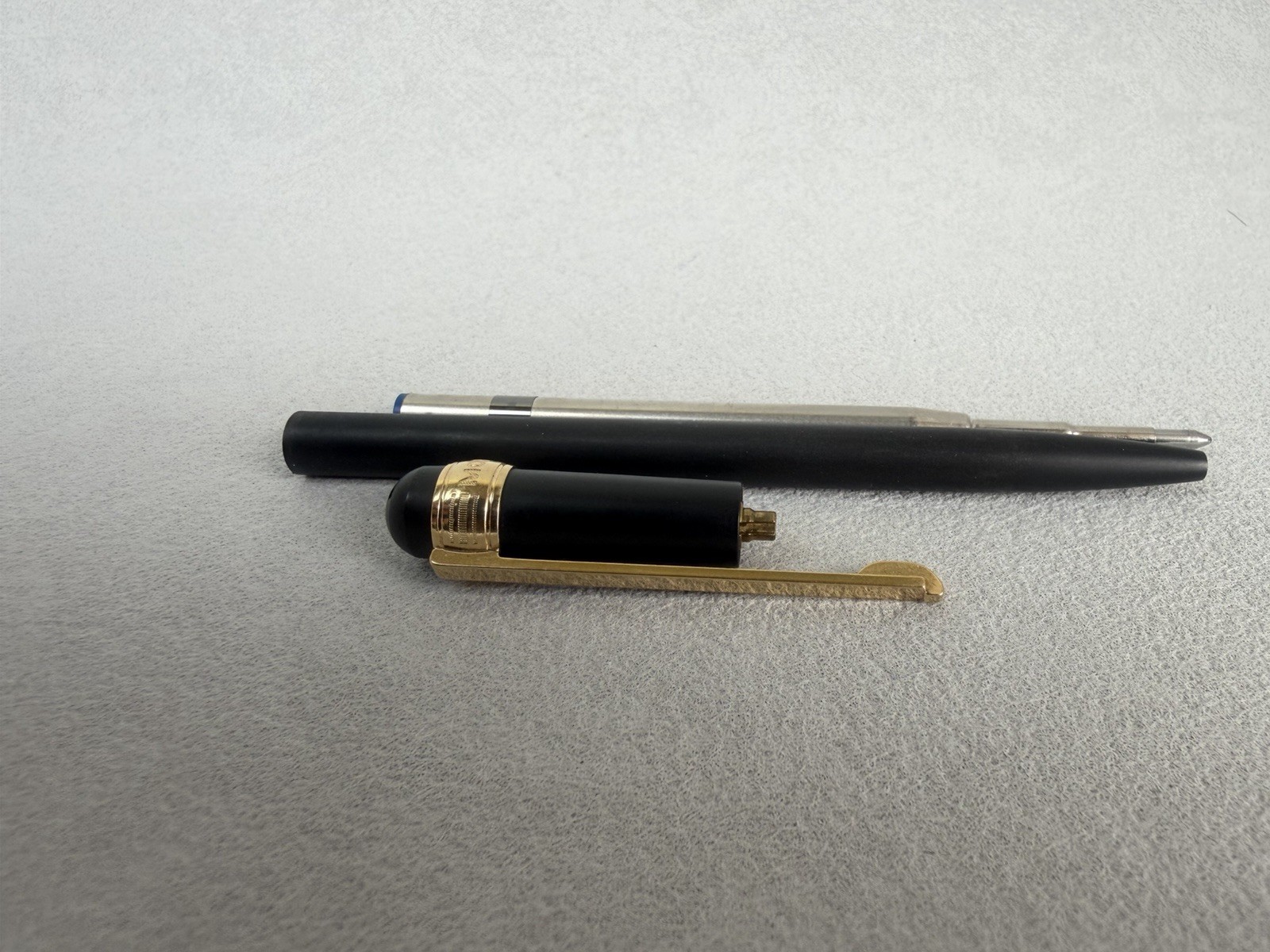 Montblanc Scenium Ballpoint Pen Black Gold Trim - Image 11