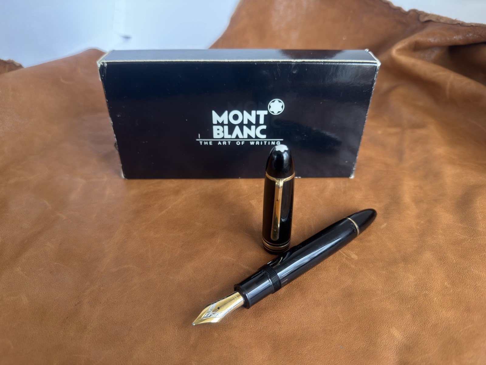 Montblanc Meisterstuck 149 Fountain Pen 18C Gold Broad Nib