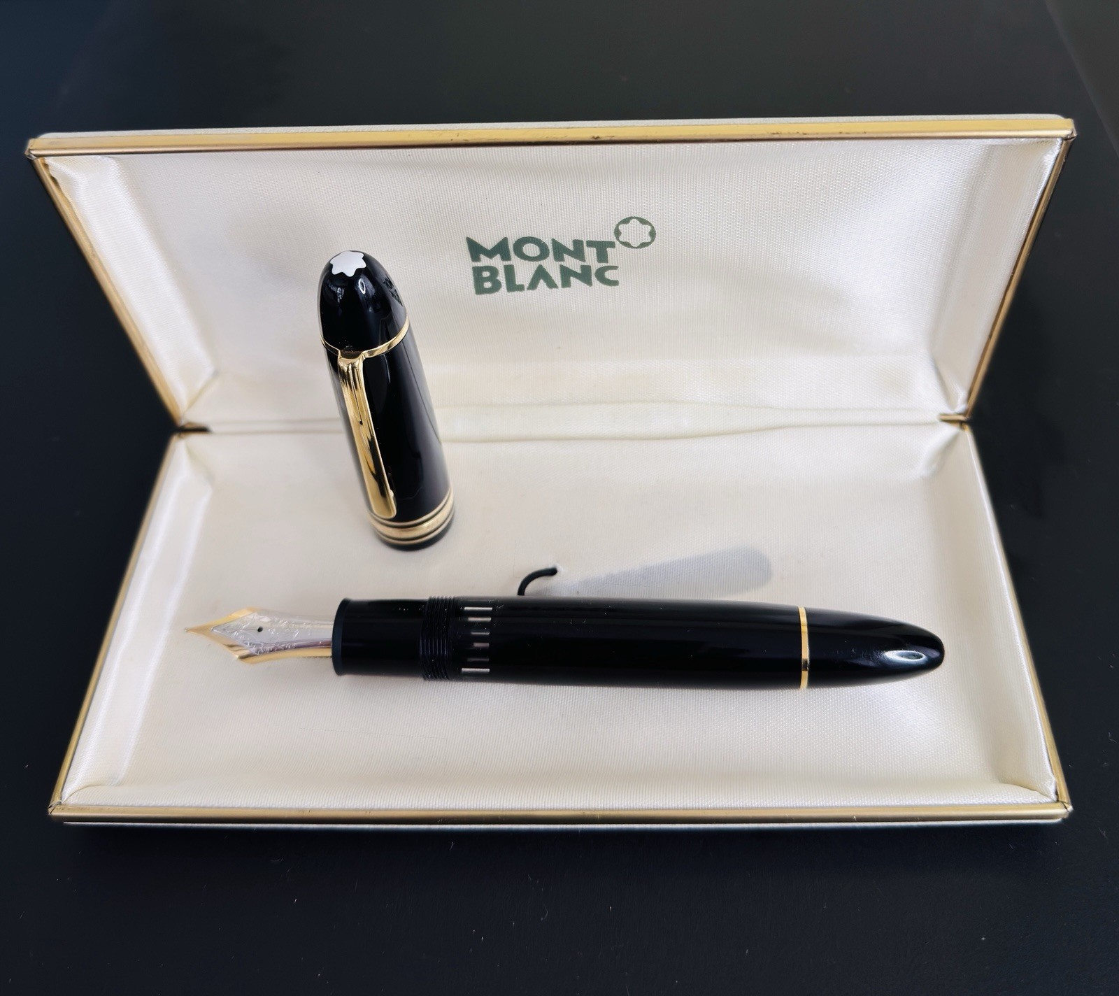 Montblanc Meisterstuck 149 Fountain Pen 14C Gold Medium Nib
