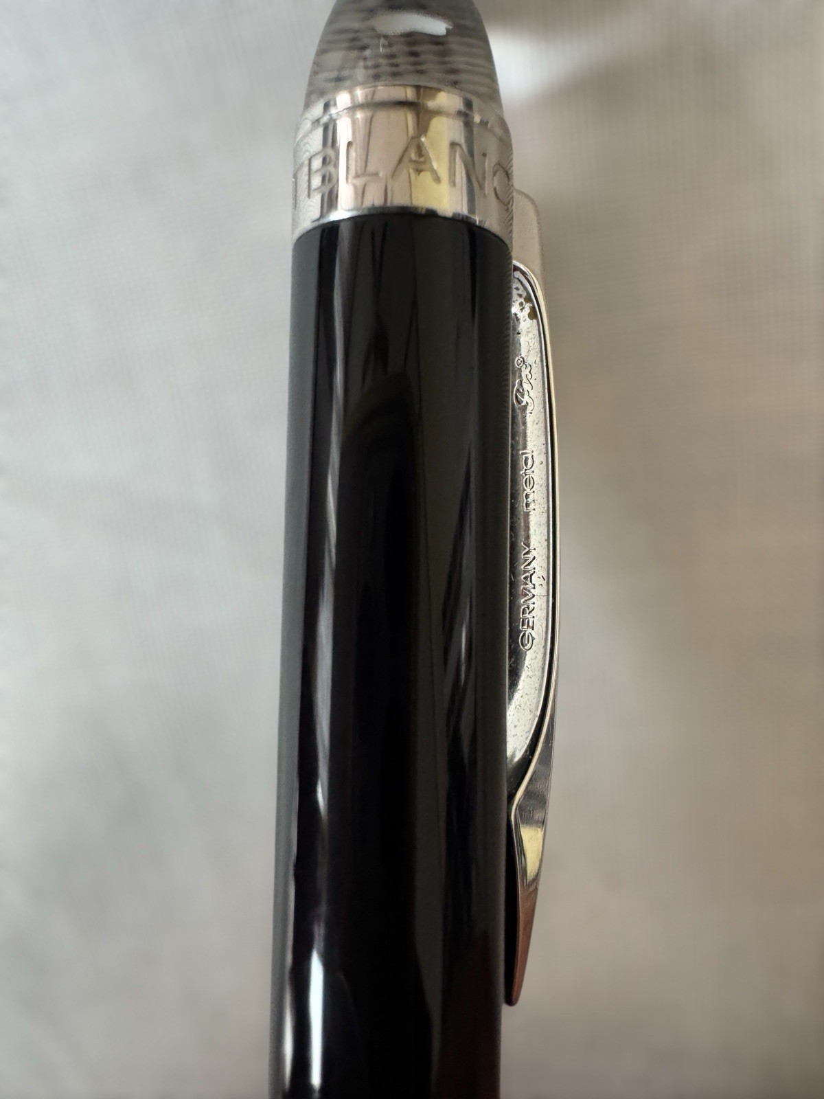 Montblanc Starwalker Midnight Black Resin Ballpoint Pen - Image 6