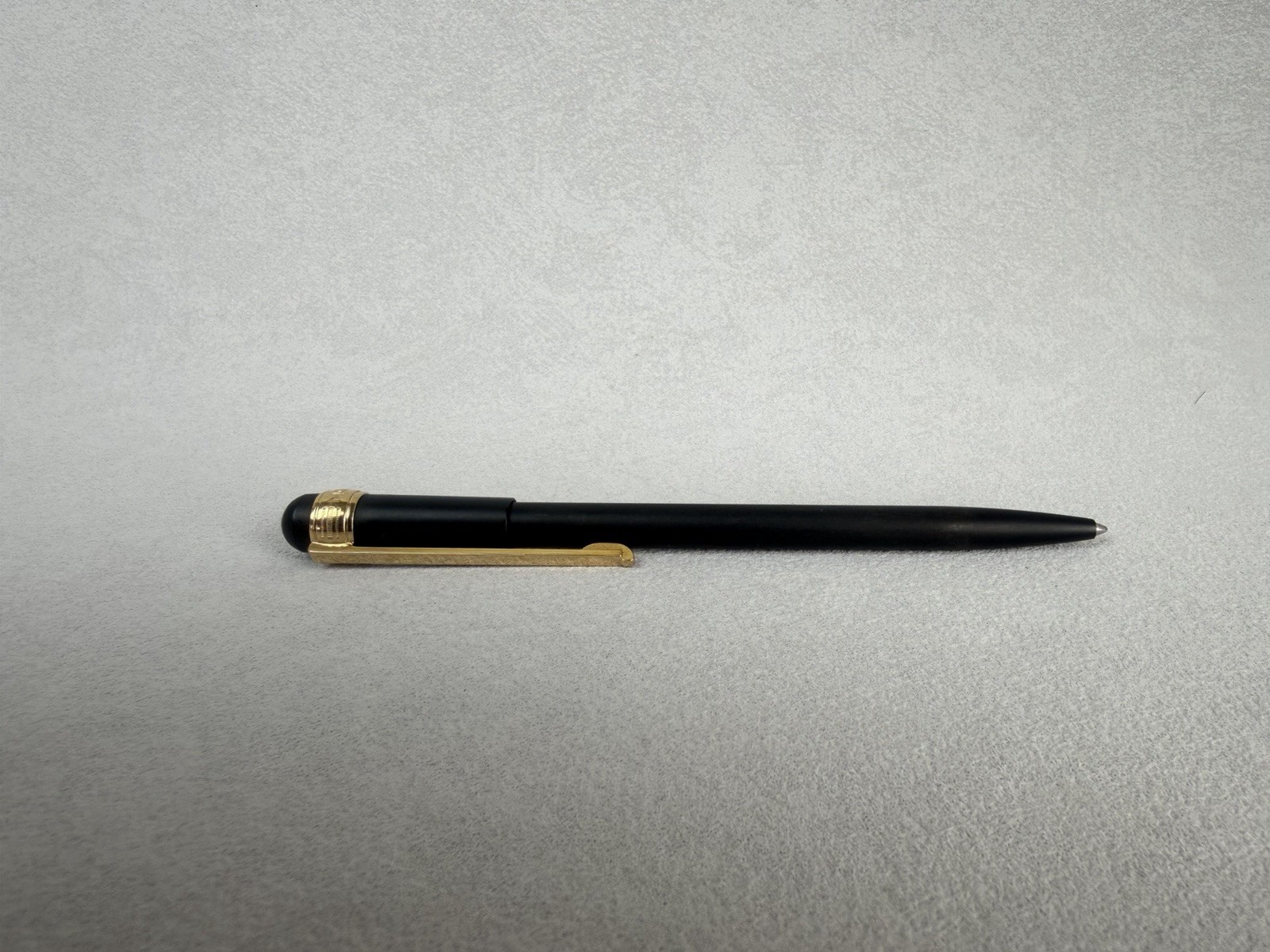 Montblanc Scenium Ballpoint Pen Black Gold Trim - Image 2