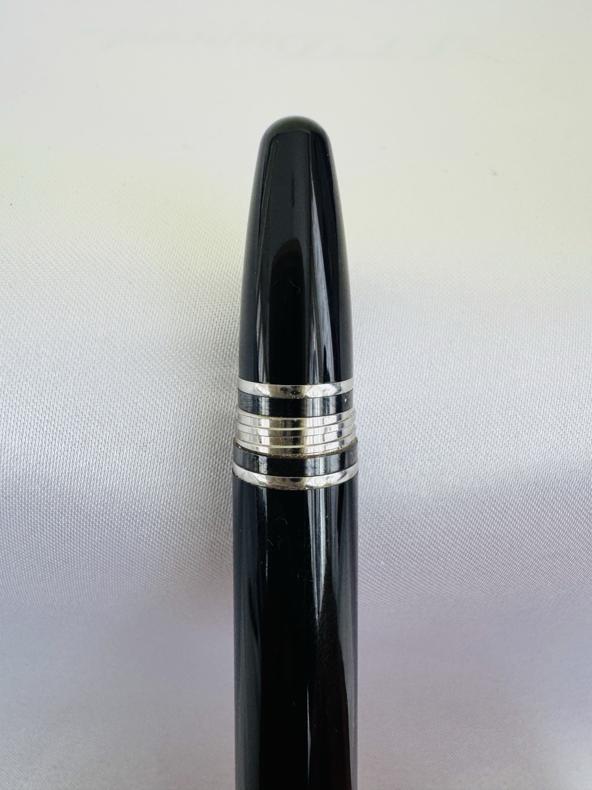 Montblanc StarWalker Rollerball Pen Black Resin Platinum Trim - Image 6