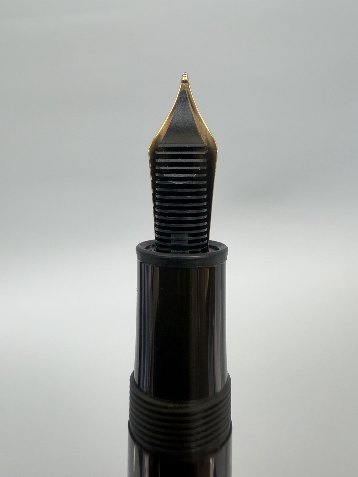 Montblanc Bach Limited Edition Set Fountain Pen and Pencil 18K Gold Nib - Image 12