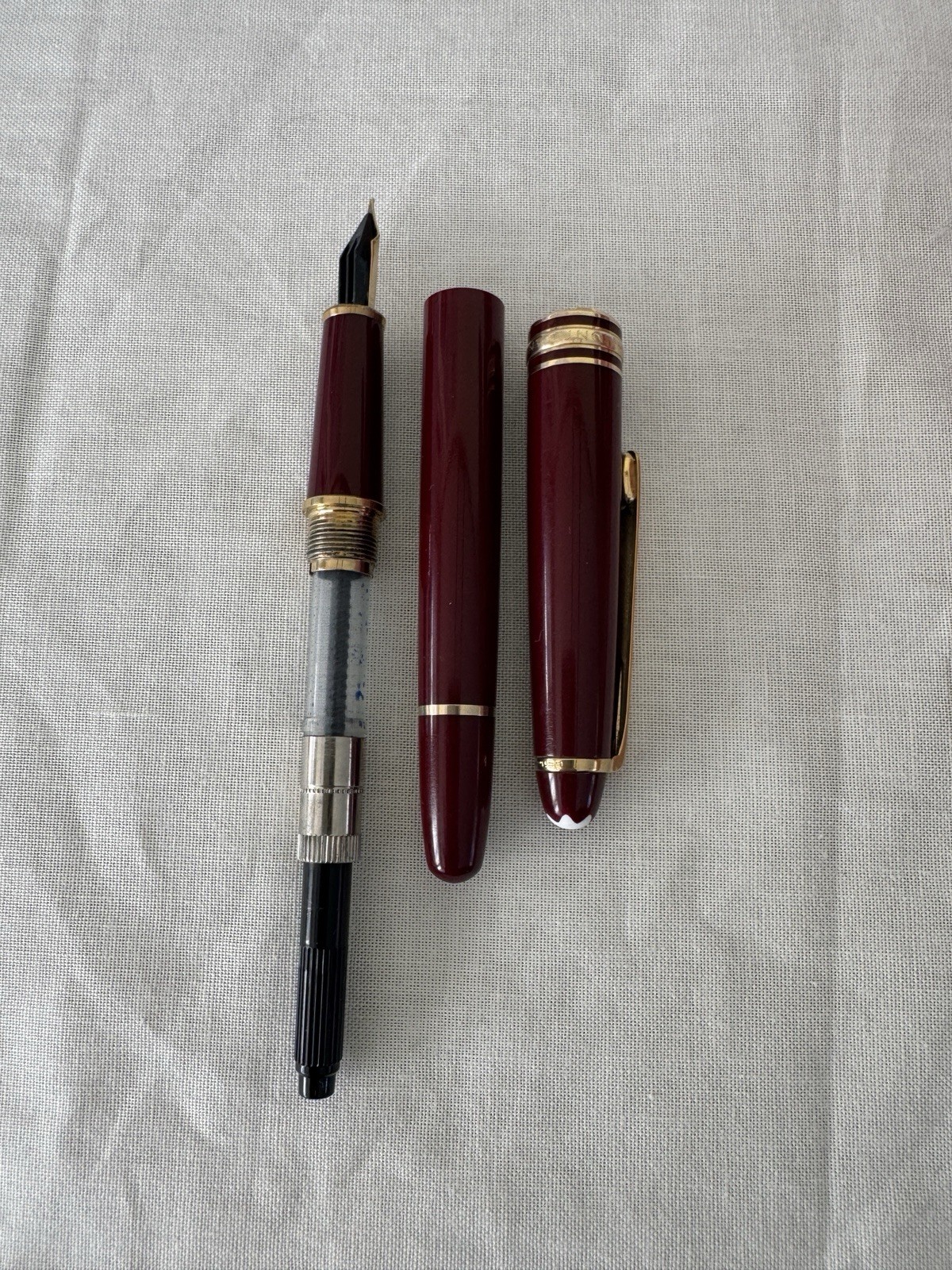 Montblanc Meisterstuck 144 Fountain Pen Burgundy Gold M Nib - Image 13