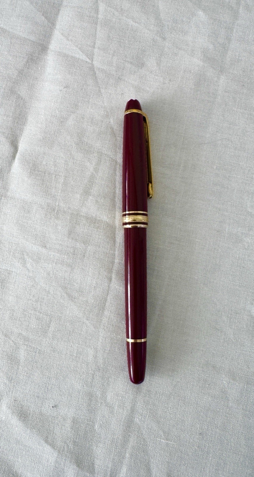 Montblanc Meisterstuck 144 Fountain Pen Burgundy Gold M Nib - Image 3