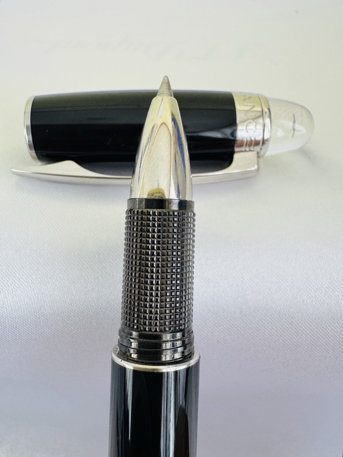 Montblanc StarWalker Rollerball Pen Black Resin Platinum Trim - Image 7