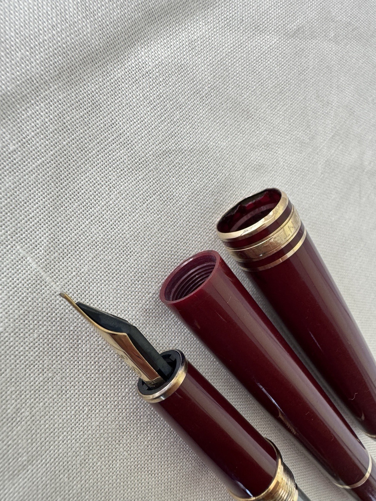 Montblanc Meisterstuck 144 Fountain Pen Burgundy Gold M Nib - Image 11