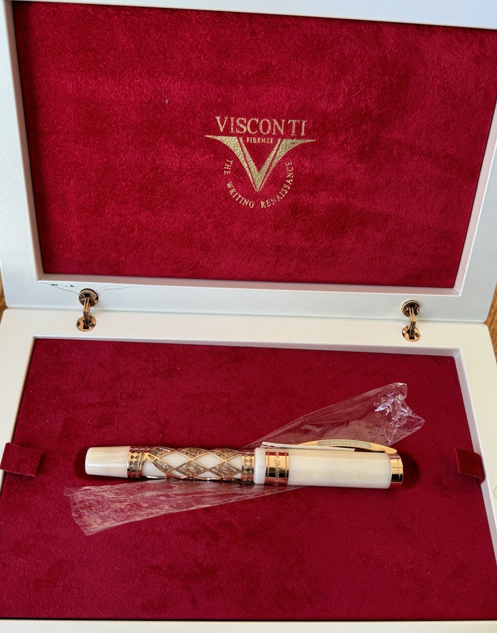 Visconti Monaco Royal Princely Wedding 23K Fountain Pen NEW