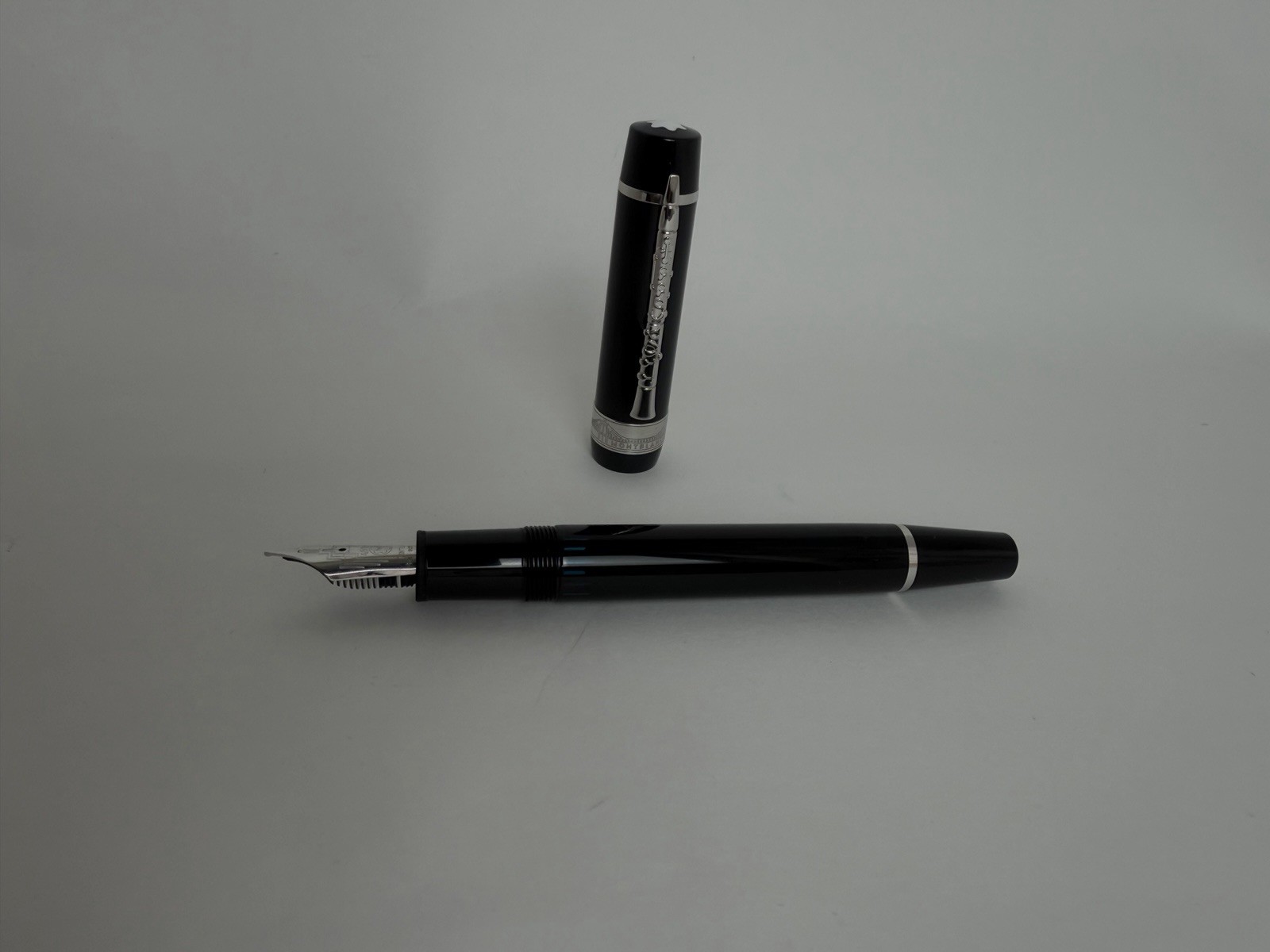 Montblanc George Gershwin Donation Series Special Edition Fountain Pen 18K M Nib - Image 5