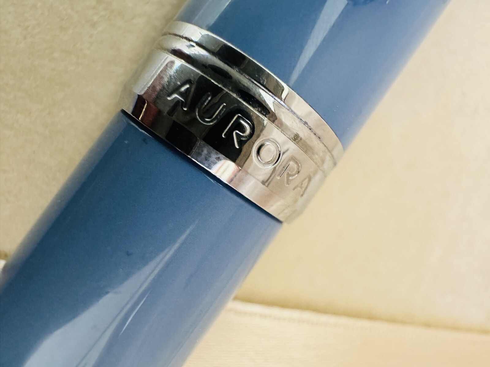 Aurora Light Blue Fountain Pen 14K Gold M Nib with Two Ink Refills - Image 3