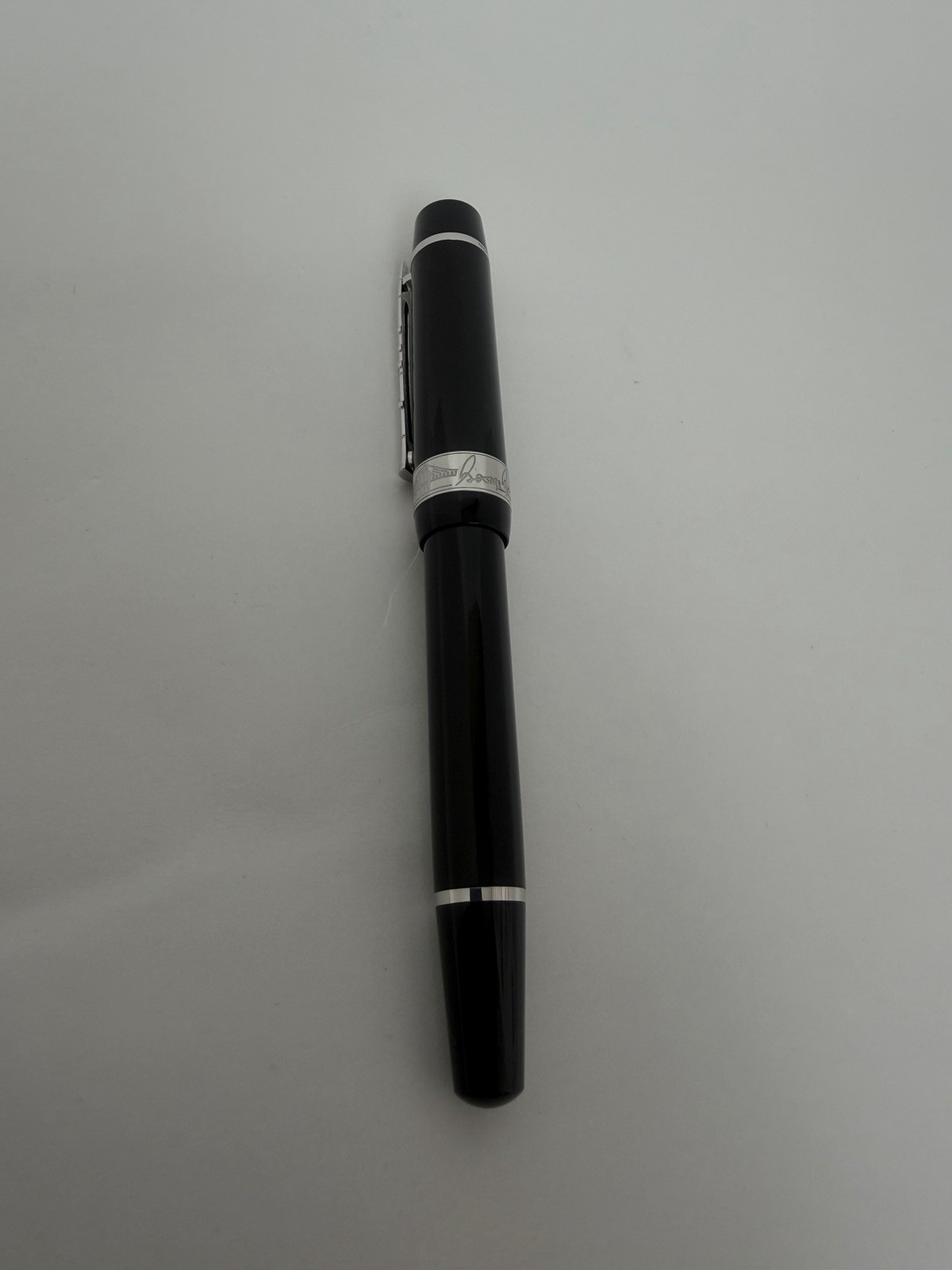 Montblanc George Gershwin Donation Series Special Edition Fountain Pen 18K M Nib - Image 4