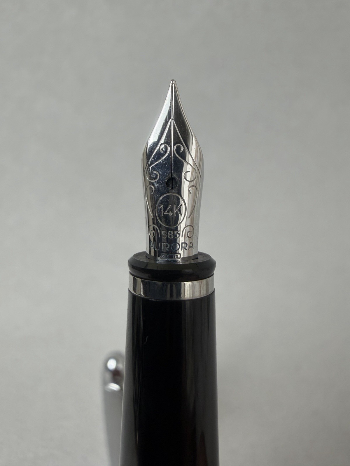 Aurora 88 Small Fountain Pen Silver Cap 14K Gold F Nib - Image 11