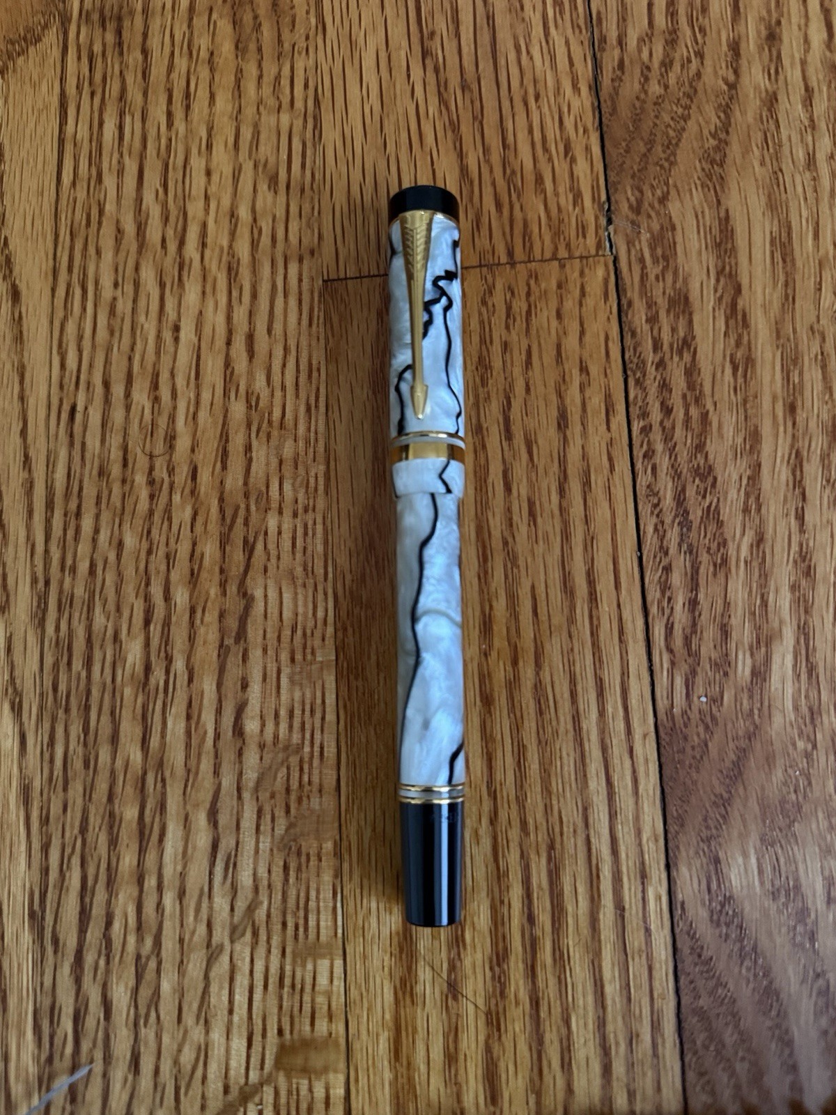 Parker Duofold International Fountain Pen Pearl & Black 18K Gold B Nib - Image 15