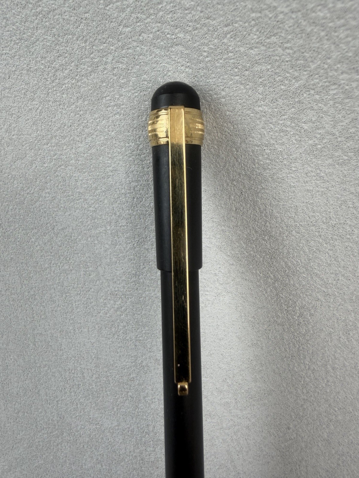 Montblanc Scenium Ballpoint Pen Black Gold Trim - Image 3