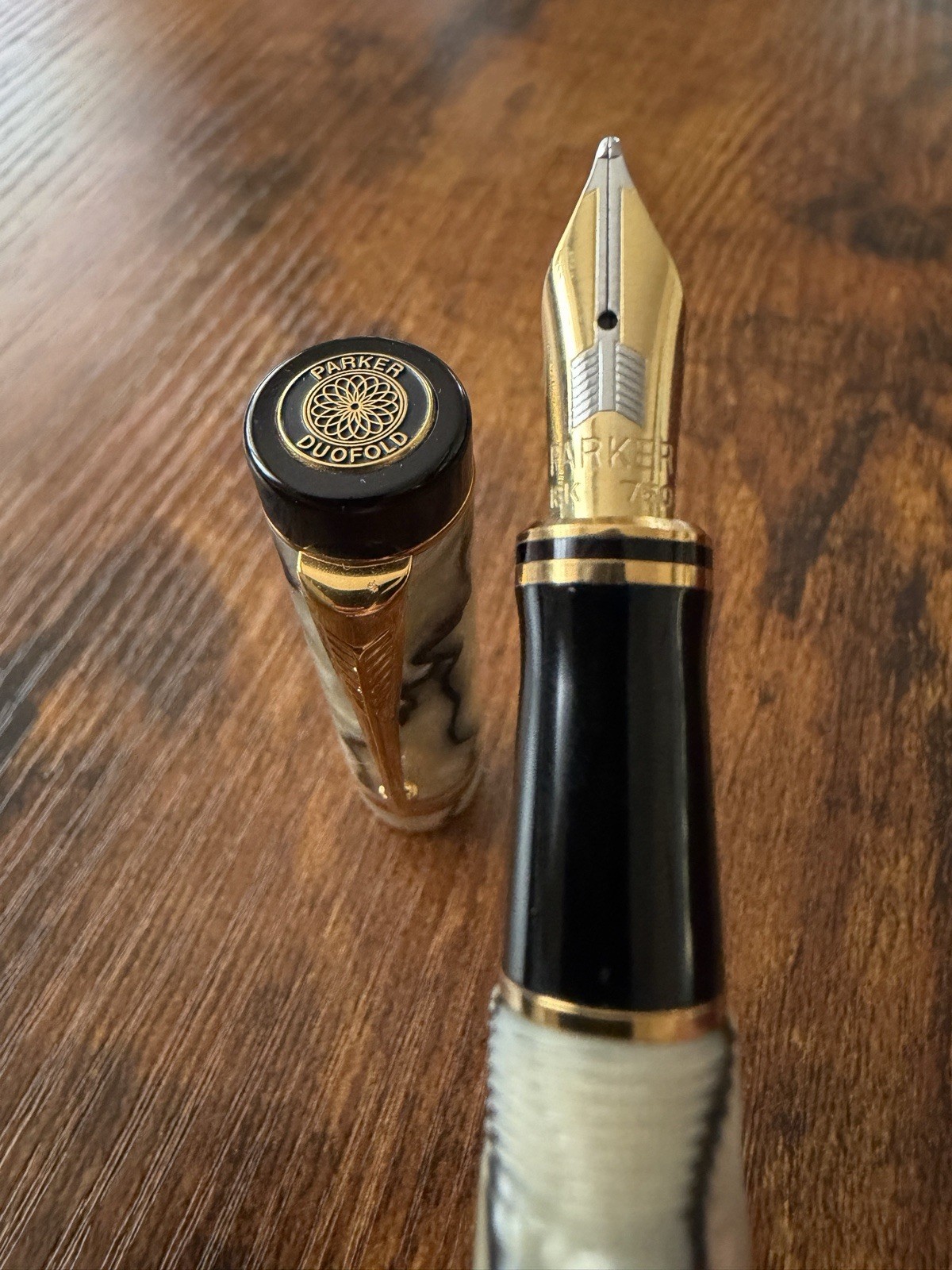 Parker Duofold International Fountain Pen Pearl & Black 18K Gold B Nib - Image 14