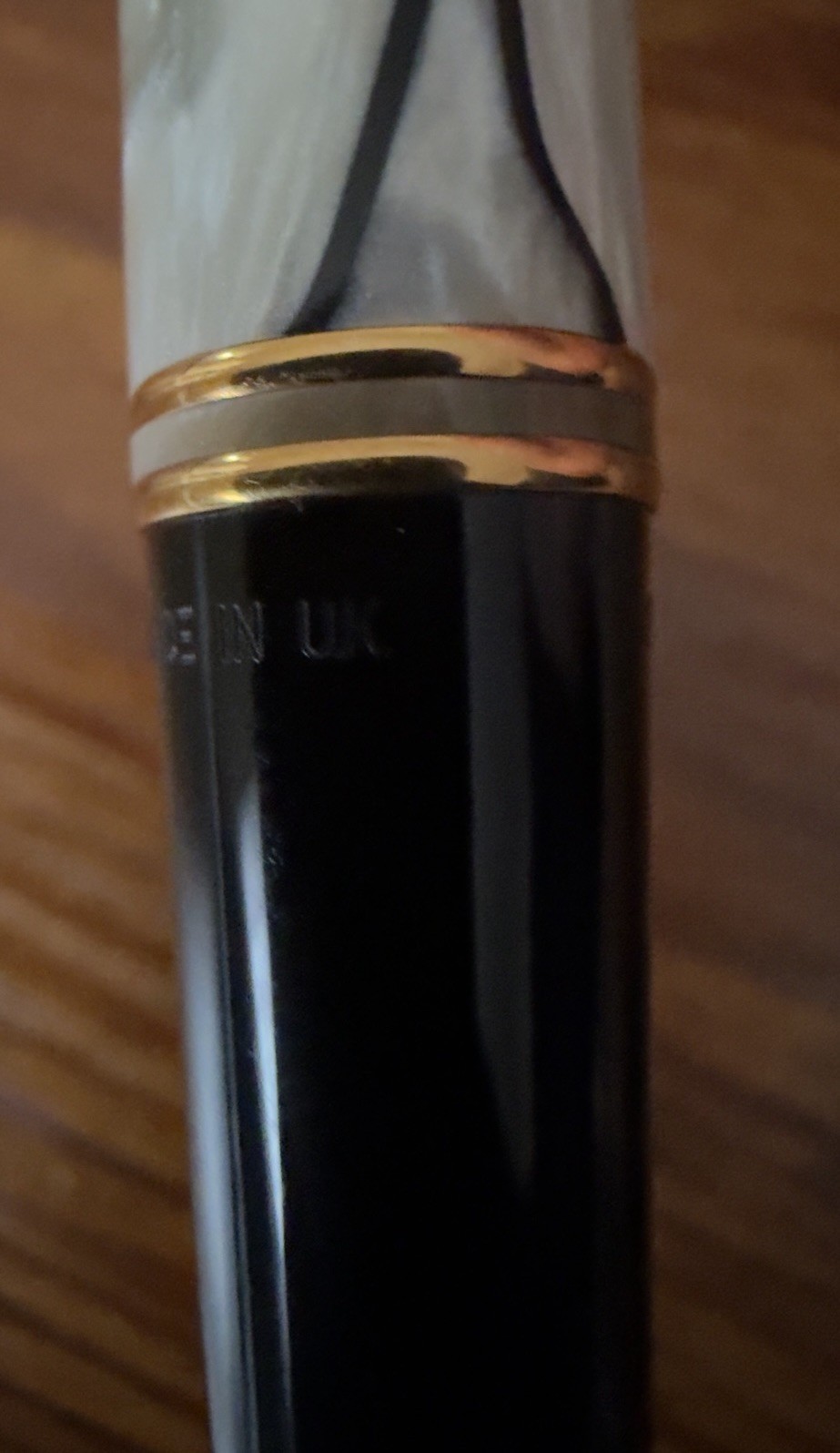 Parker Duofold International Fountain Pen Pearl & Black 18K Gold B Nib - Image 11