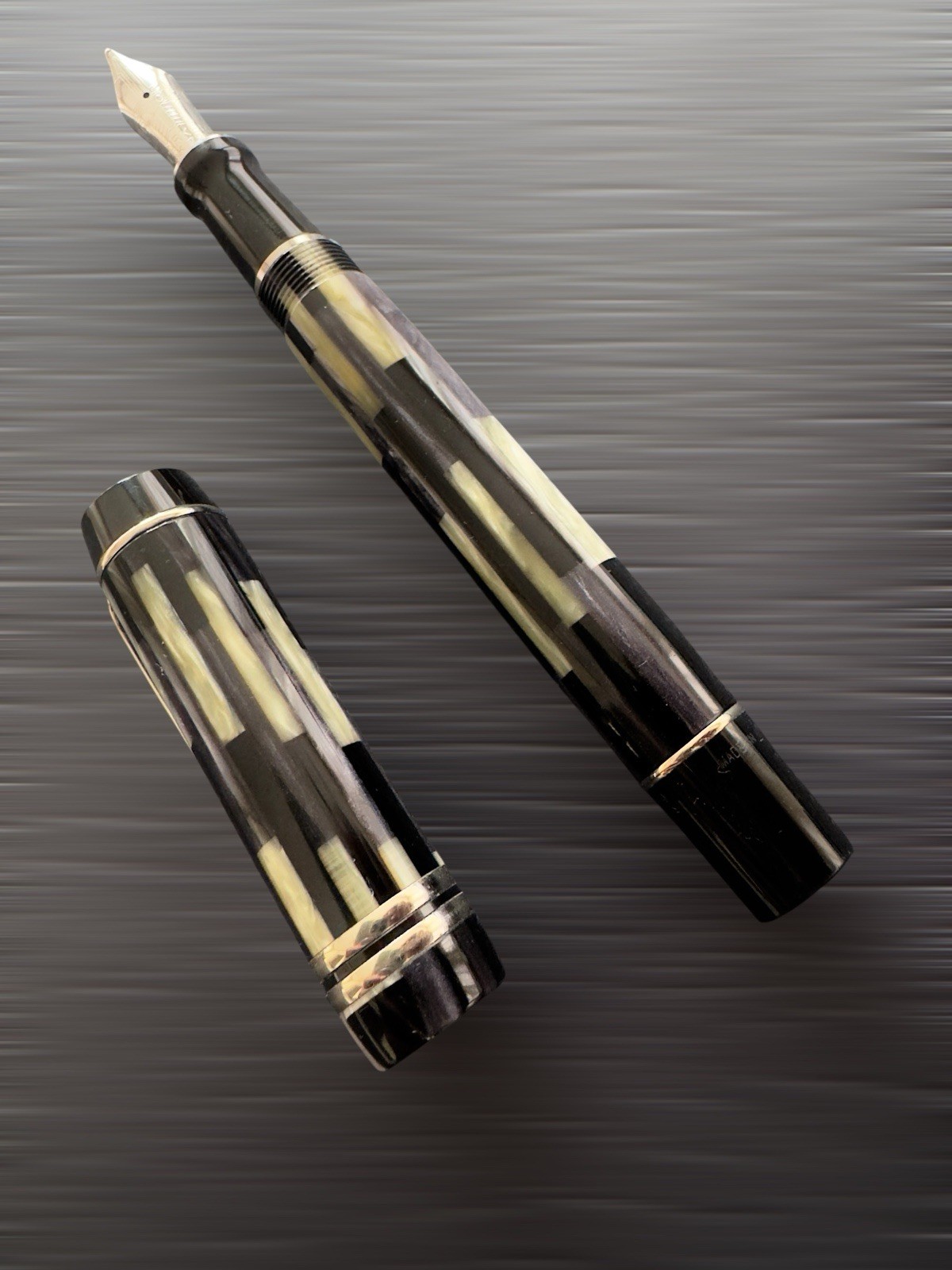 Cartier Louis Cartier Limited Edition Fountain Pen 18K M Nib - Image 2