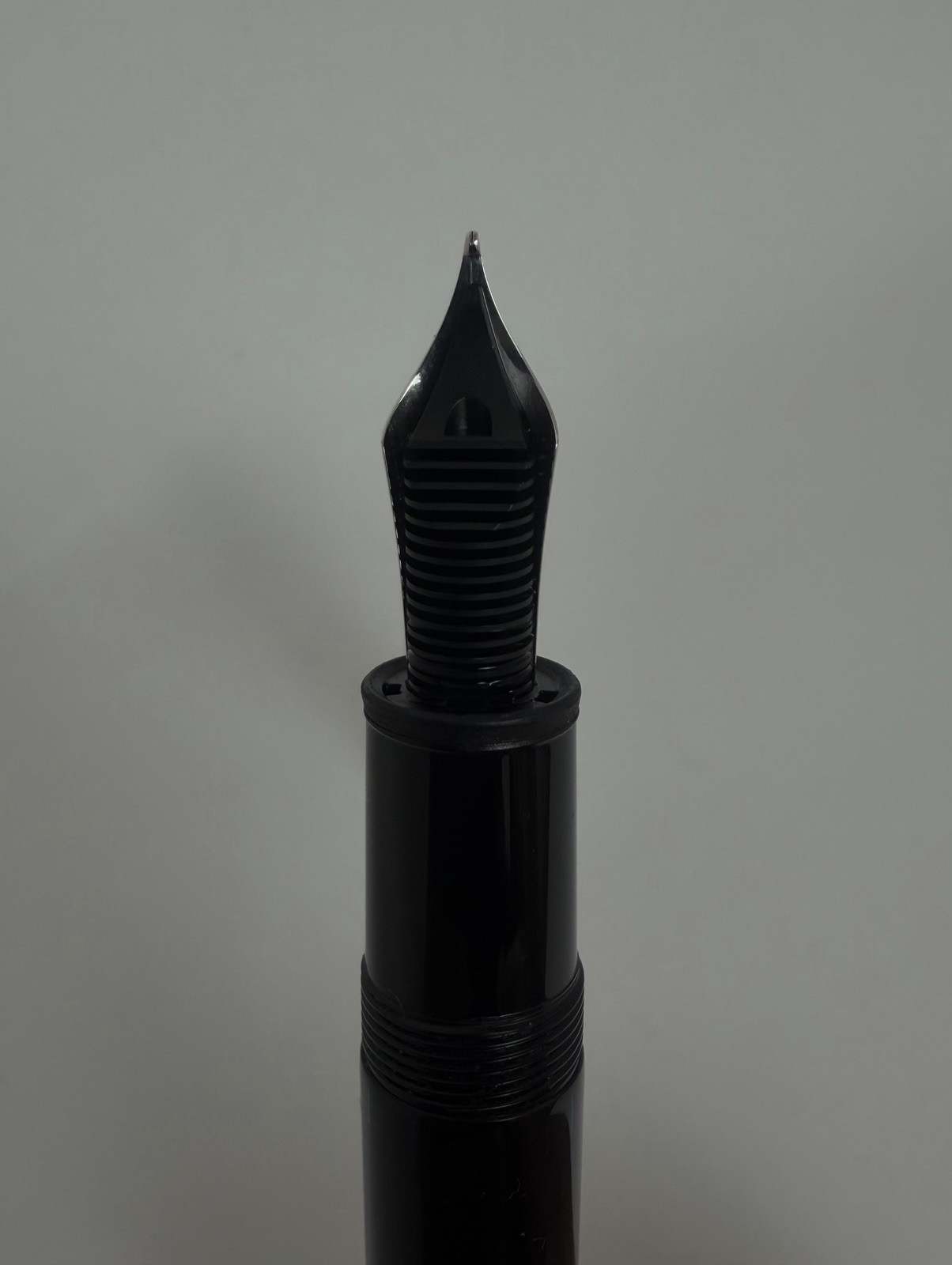 Montblanc George Gershwin Donation Series Special Edition Fountain Pen 18K M Nib - Image 7