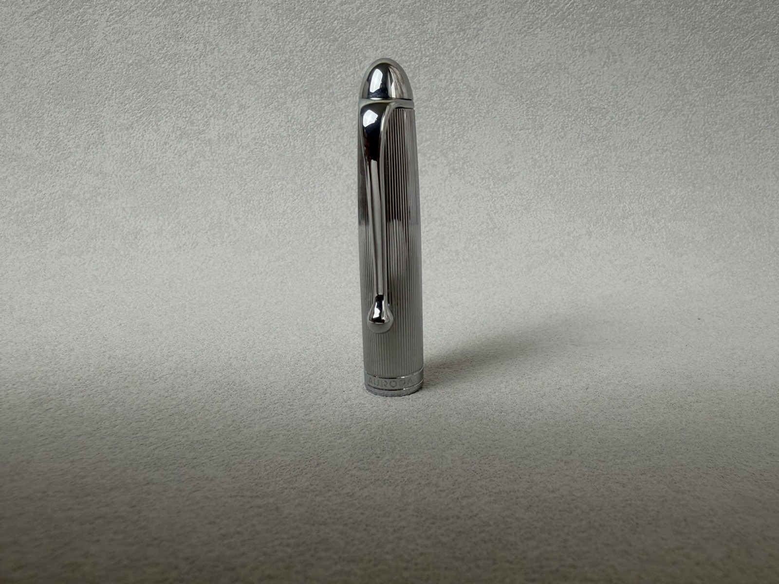 Aurora 88 Small Fountain Pen Silver Cap 14K Gold F Nib - Image 3