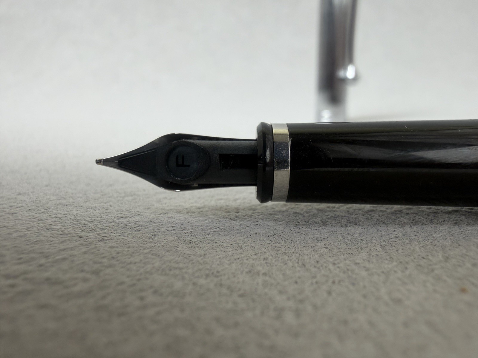 Aurora 88 Small Fountain Pen Silver Cap 14K Gold F Nib - Image 6