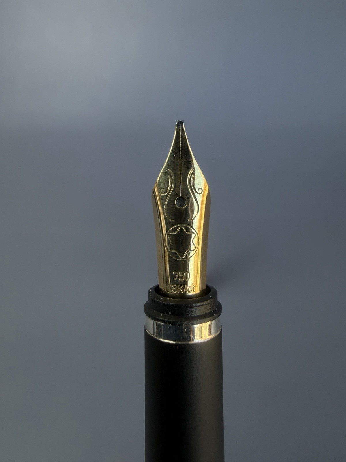 Montblanc Noblesse Fountain Pen Blue Marble 18K Gold M Nib - Image 5