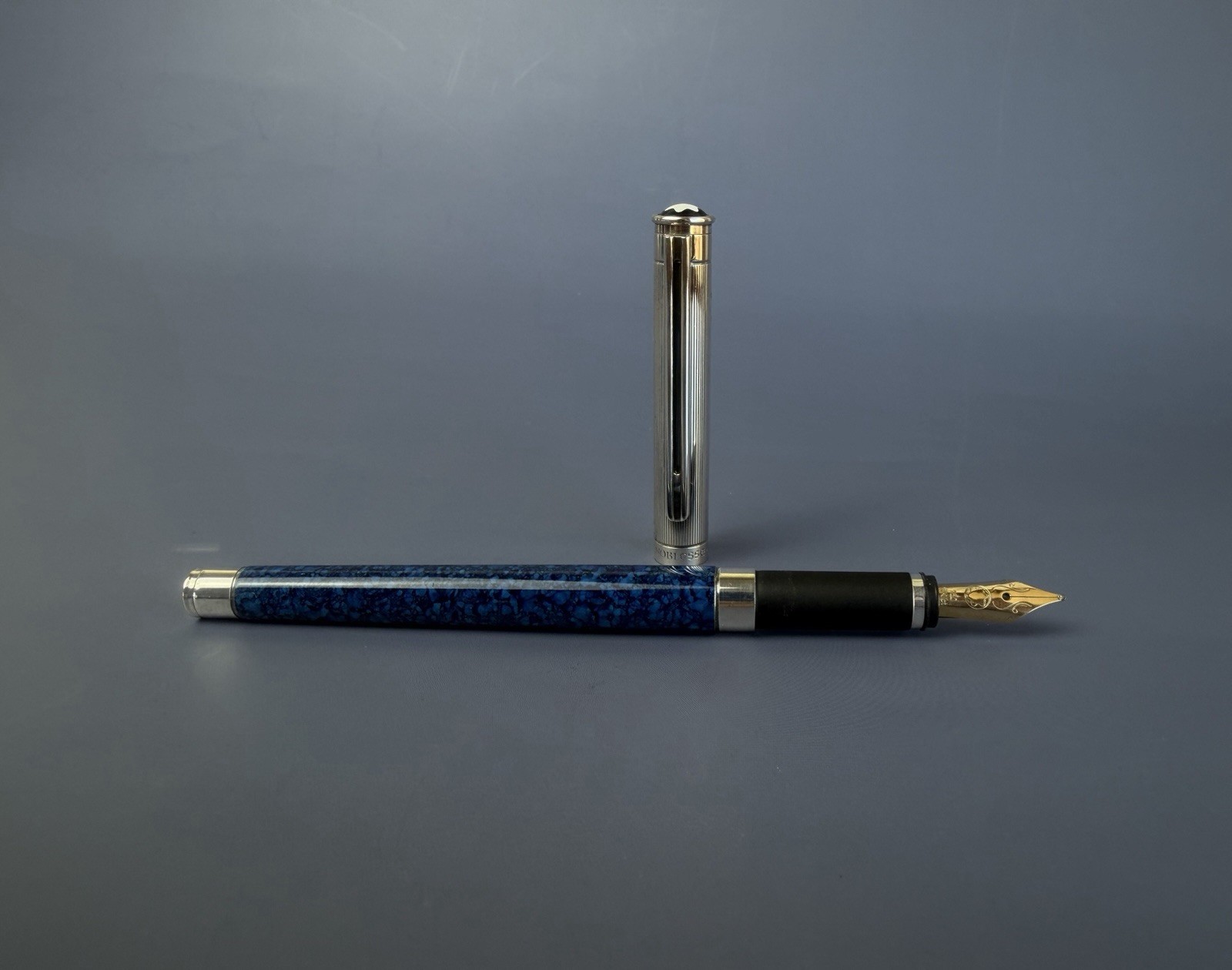 Montblanc Noblesse Fountain Pen Blue Marble 18K Gold M Nib