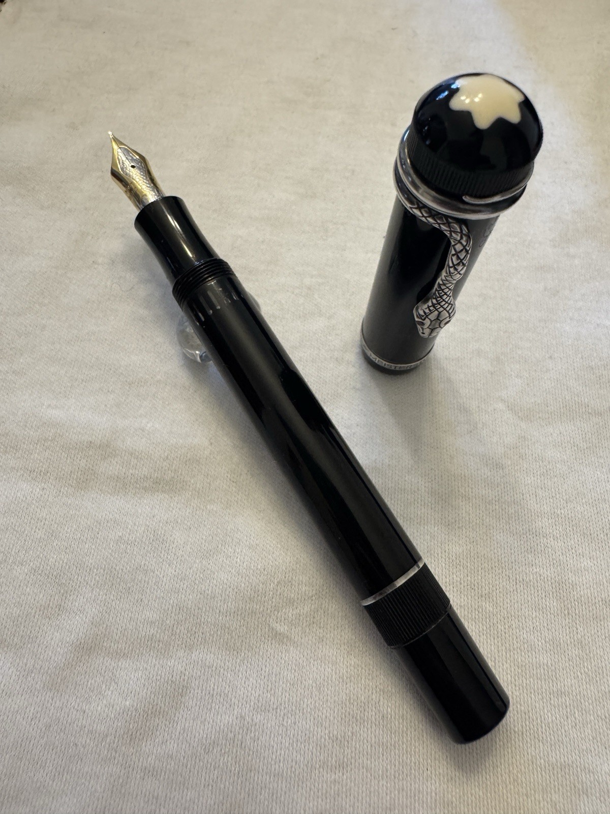 Waterman Commando Lacquered Red Fountain Pen Ballpoint Rollerball Set - Image 2