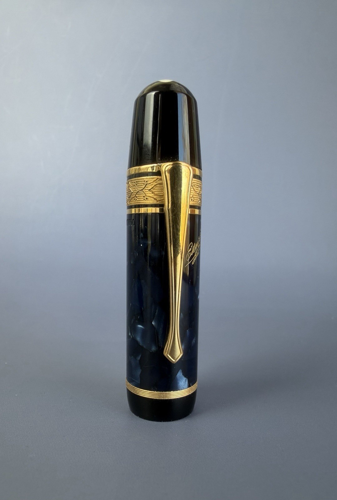 Montblanc Writers Edition Edgar Allan Poe Fountain Pen 18K M Nib - Image 7