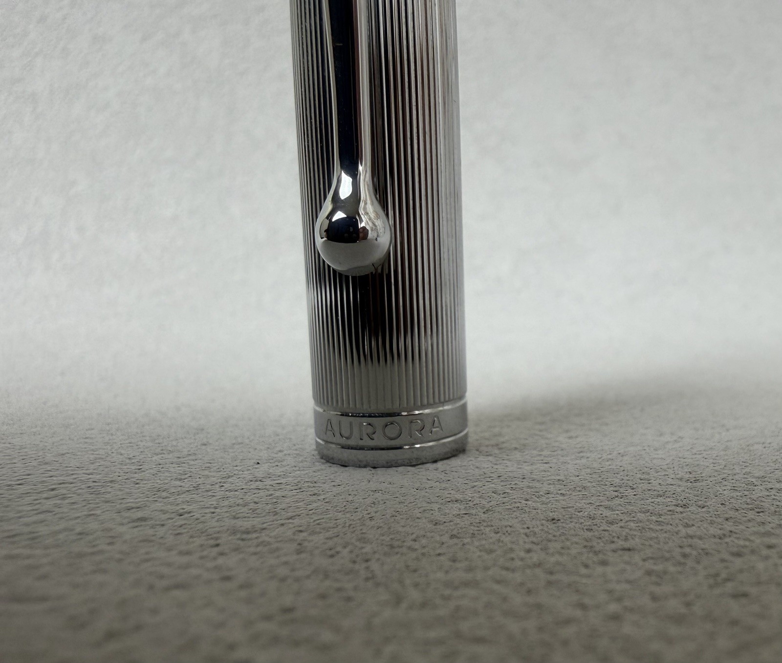 Aurora 88 Small Fountain Pen Silver Cap 14K Gold F Nib - Image 2