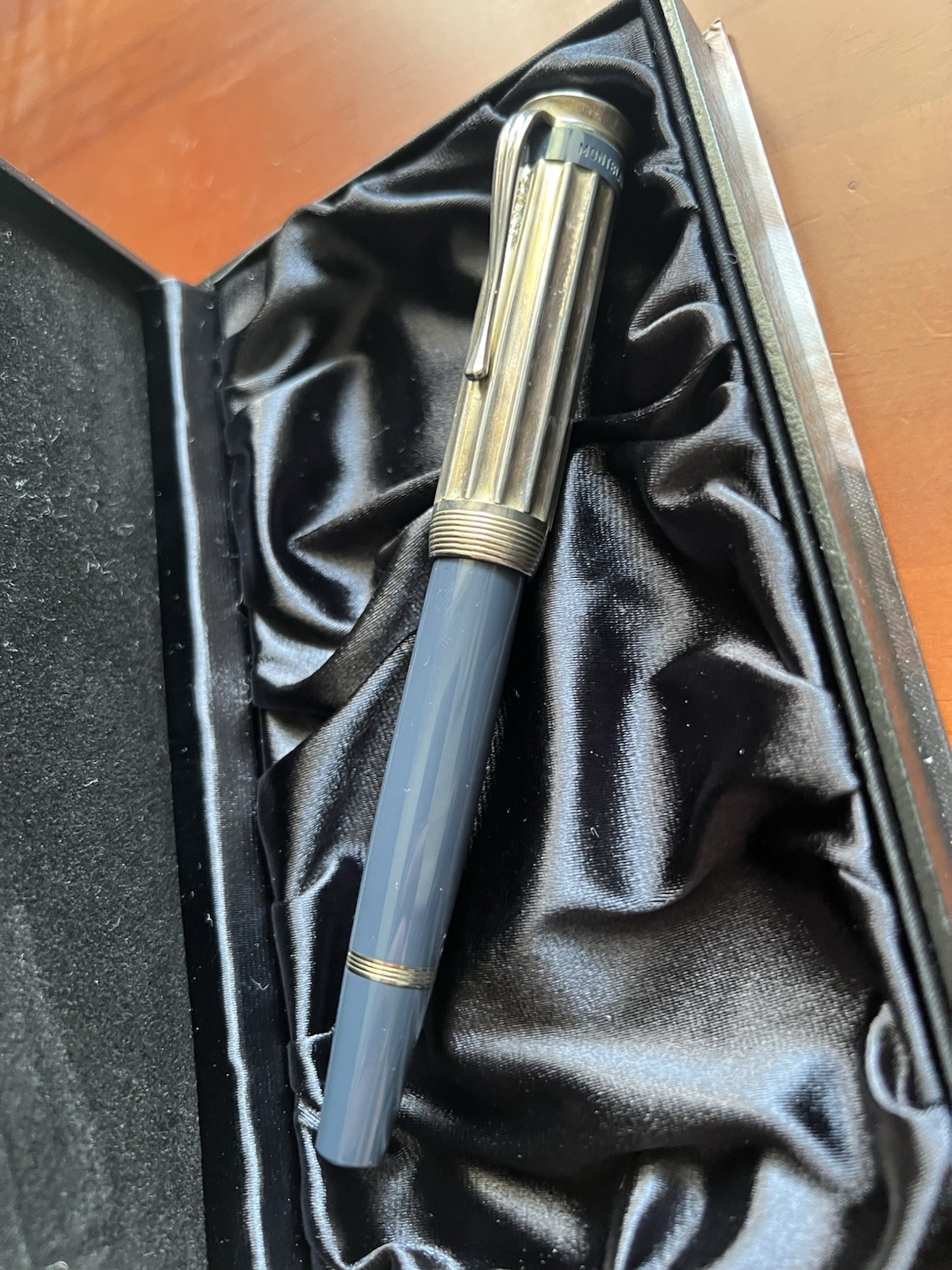 Montblanc Charles Dickens Writers Edition Set FP BP MP 18K Medium Nib