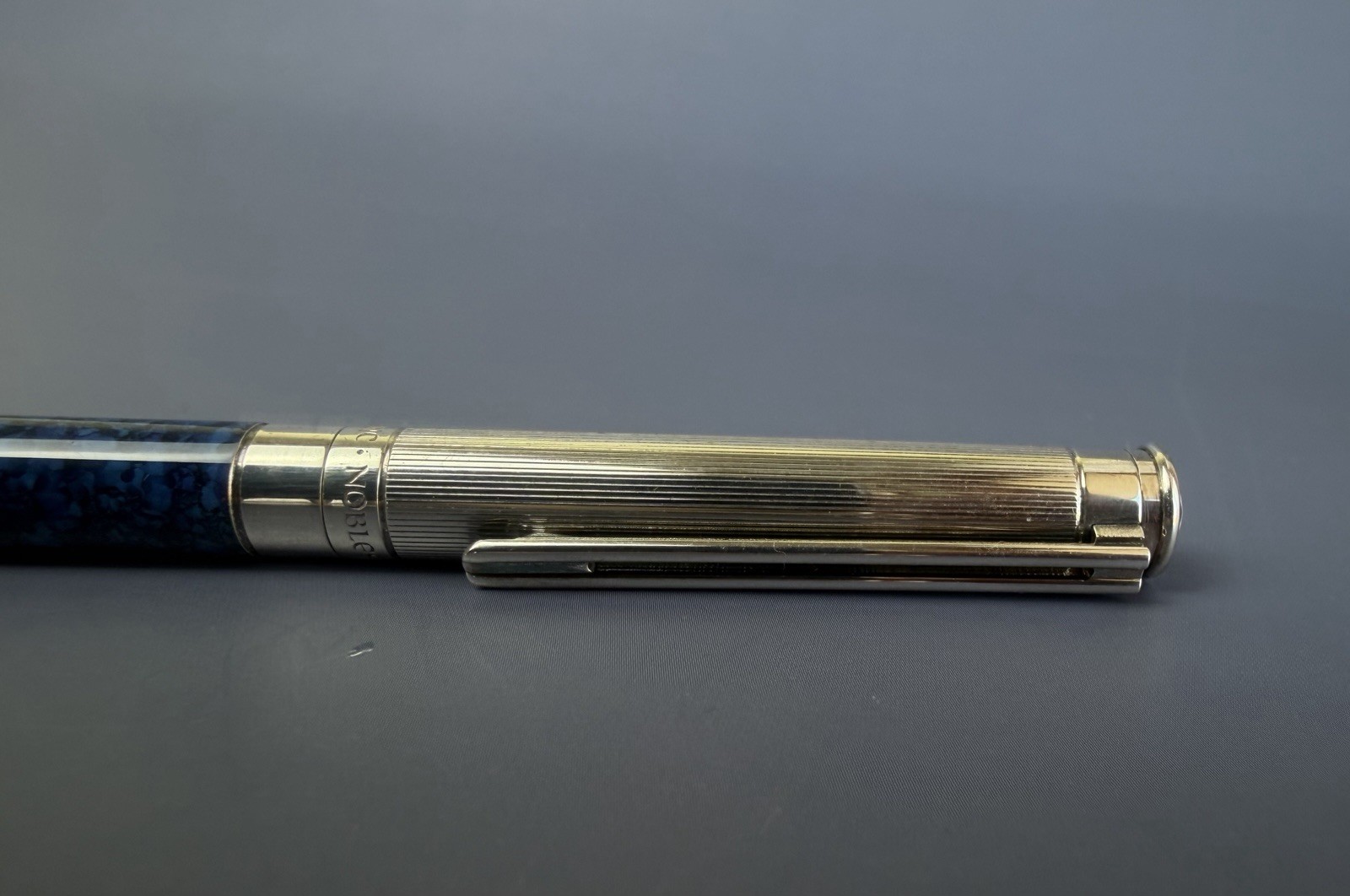 Montblanc Noblesse Fountain Pen Blue Marble 18K Gold M Nib - Image 4