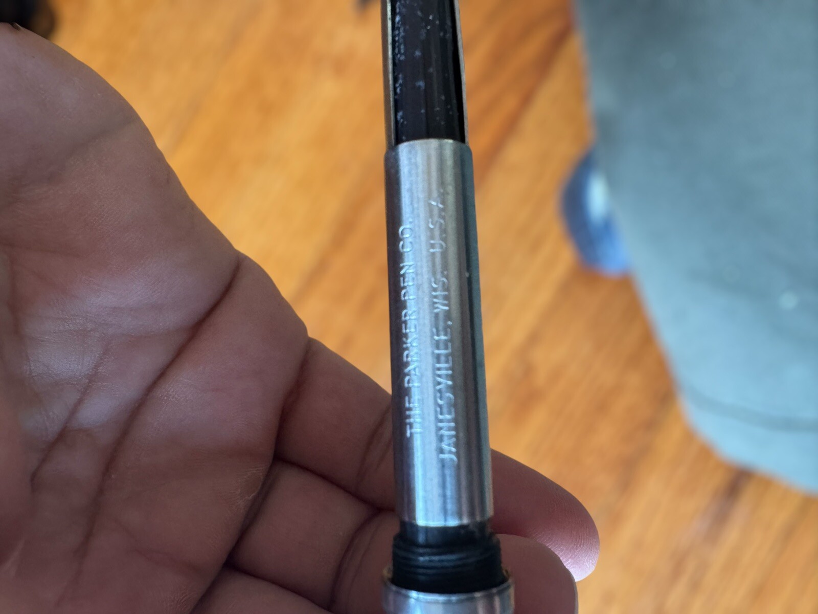 Parker Duofold Centennial Mosaic Black Special Edition Fountain Pen 18K M Nib - Image 6