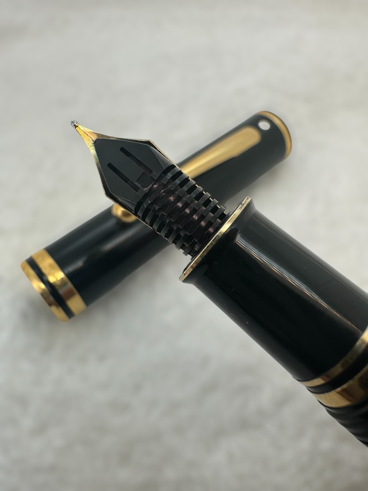 Sheaffer Grand Connoisseur 18K Gold Nib Fountain Pen - Image 5